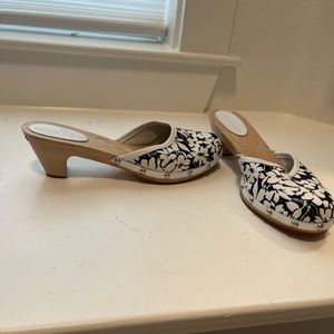 Burberry Mules - black and white flower print size 36